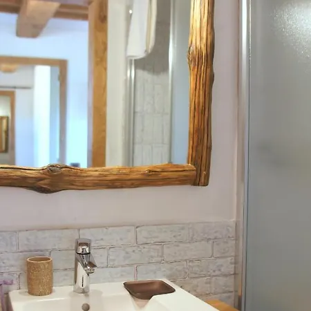 Montefabbrello * Magazzini (Tuscany)